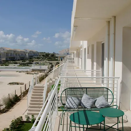 Almare - Sea View Terrace & Pool, Apartament Marzamemi
